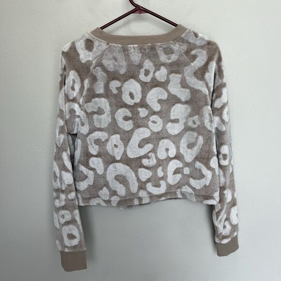 True Craft | Tan Plush Animal Leopard Print Monogram E Cropped Sweater Medium - Picture 7 of 7